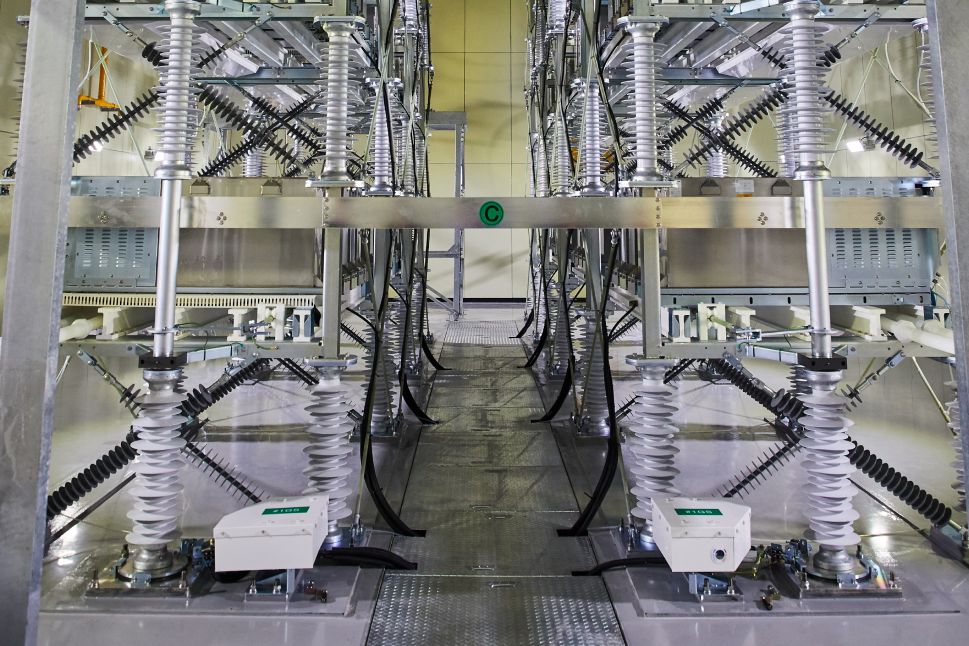 Hyosung’s MMC STATCOM system, Korea’s first high-capacity, low-loss technology for grid stability.