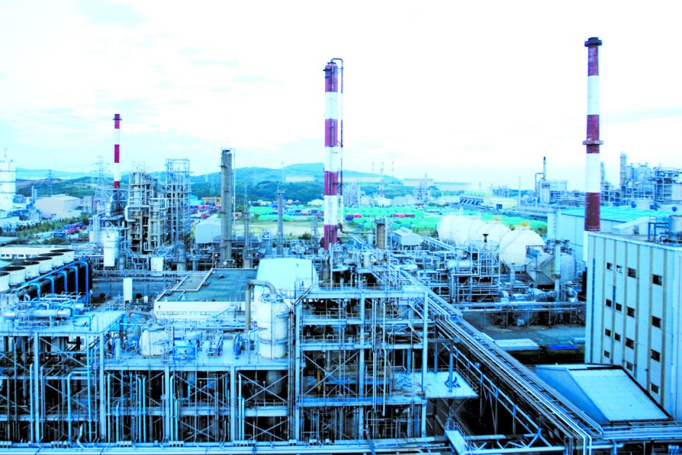 Exterior view of Hyosung’s Ulsan Yongyeon plant, built to produce TAC film for LCD displays