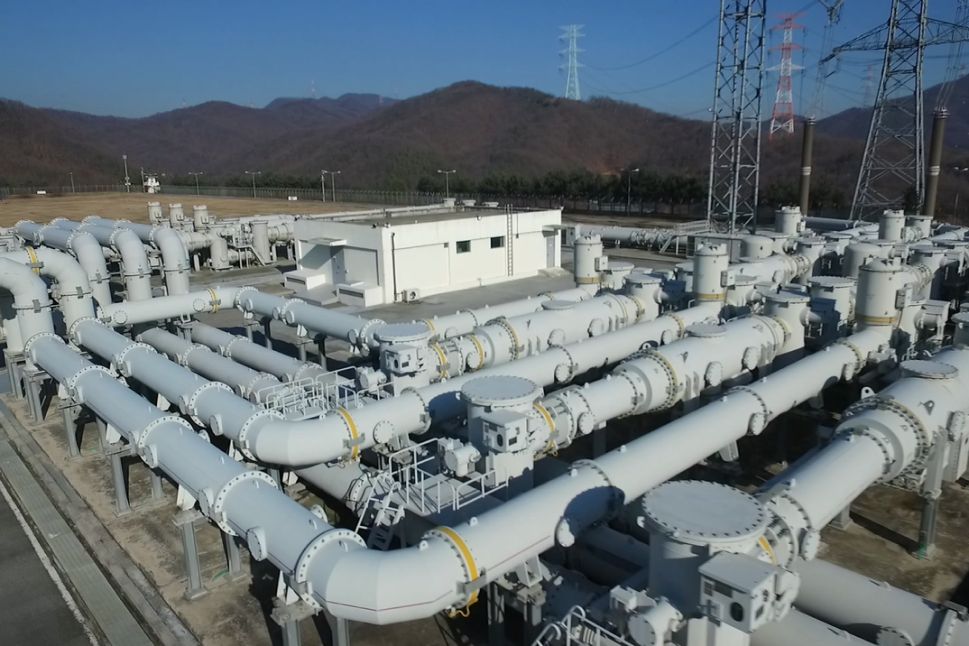 Hyosung’s 800kV GIS system featuring the world’s first 2-break technology
