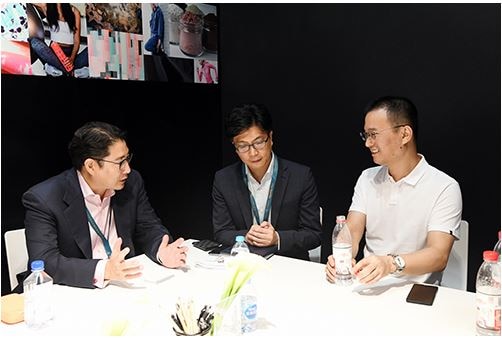 Chairman Hyun Joon Cho of Hyosung targets Chinas KRW 300 trillion clothing market